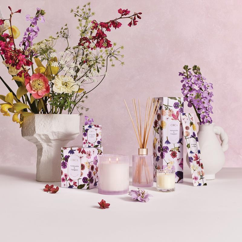 Circa Candle Honeysuckle & Frangipani 60g