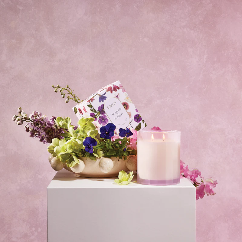 Circa Candle Honeysuckle & Frangipani 350g
